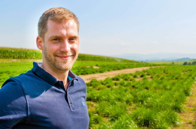 Portraitfoto von Julian Broscheit