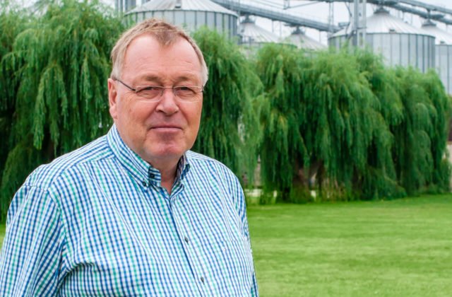 Portraitfoto von Dr. Heiner Wüsten